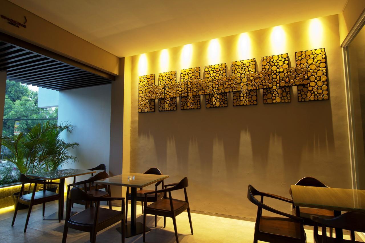 Vinotel Чиребон Экстерьер фото